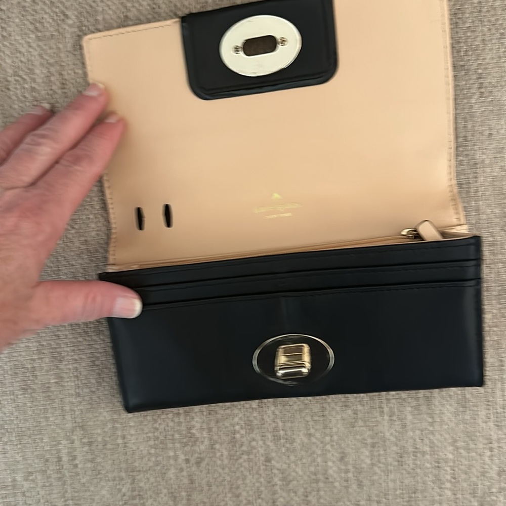 Wallet - Picture 2 of 5